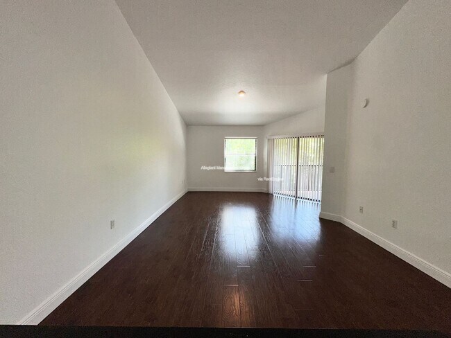 Building Photo - 7767 Sugar Bend Dr