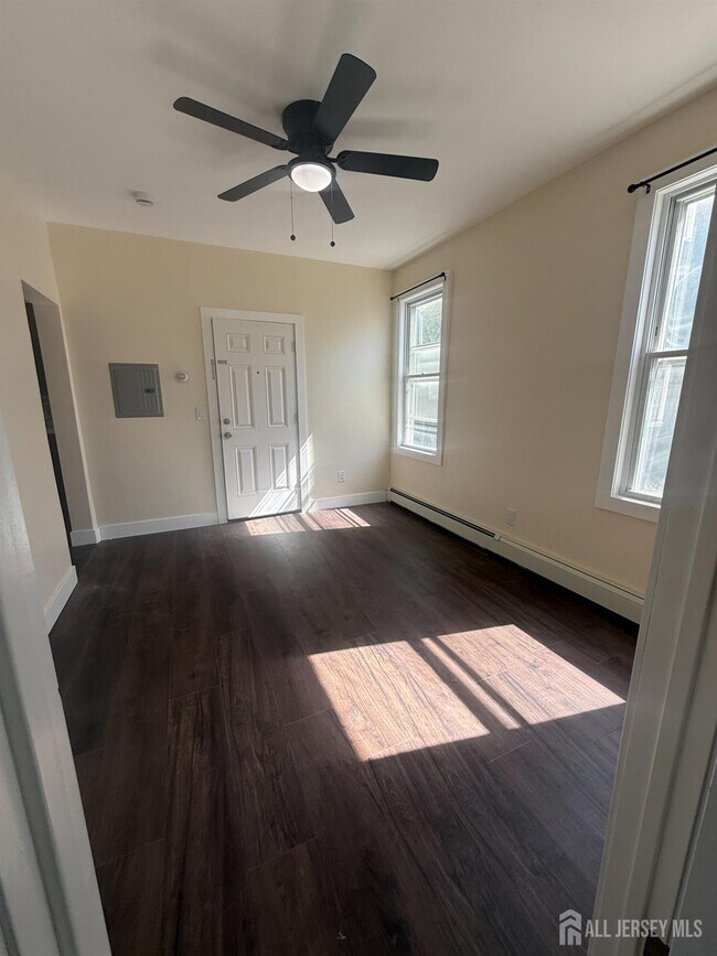 Building Photo - 205 Duncan Ave