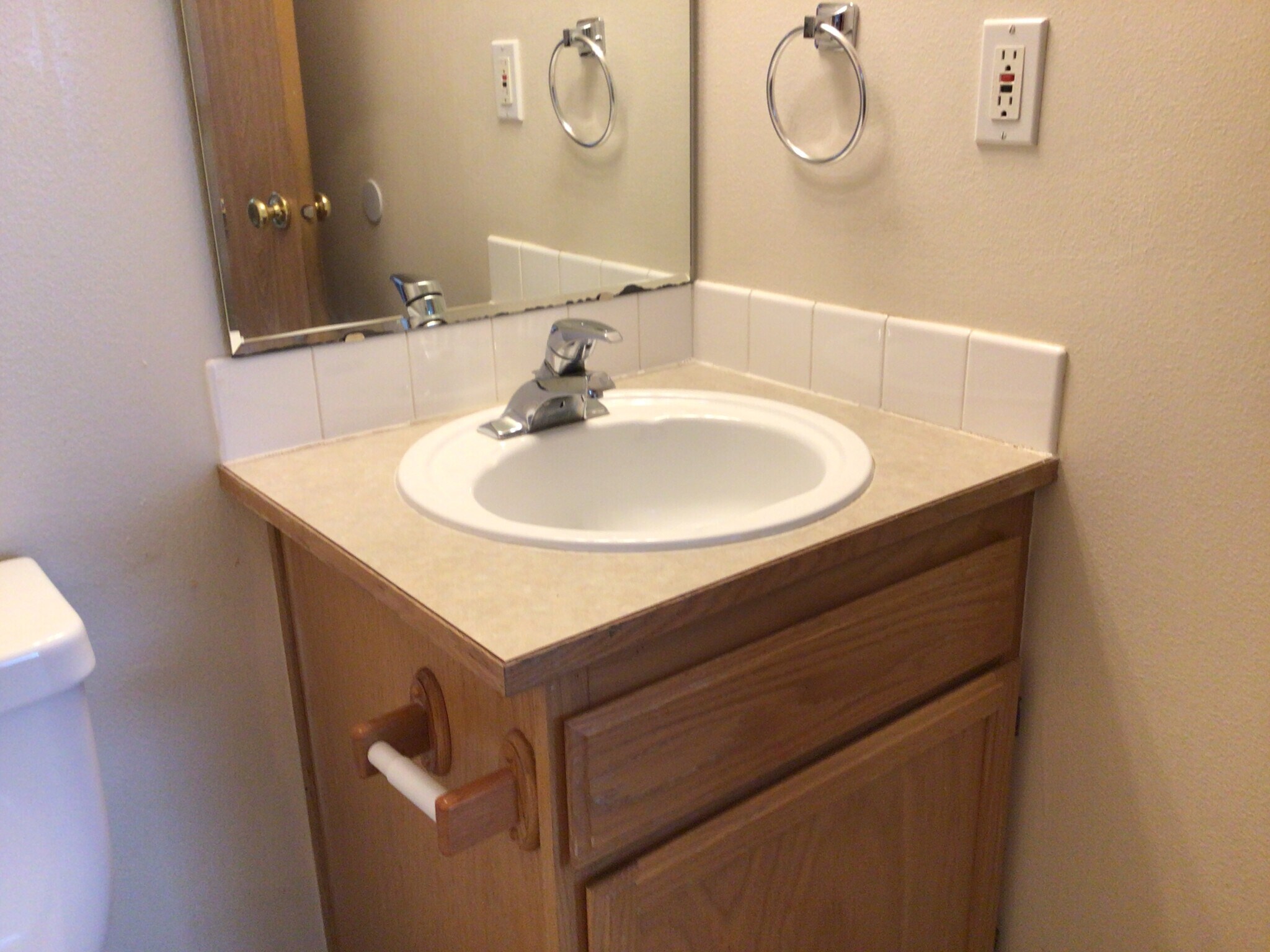 Building Photo - 19403 Valley View Dr