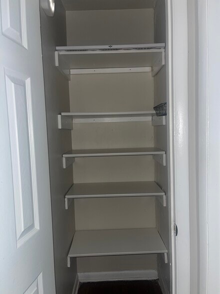 Building Photo - 1503 Ellington Sq