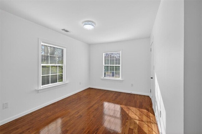 Building Photo - 240 E 5th Ave