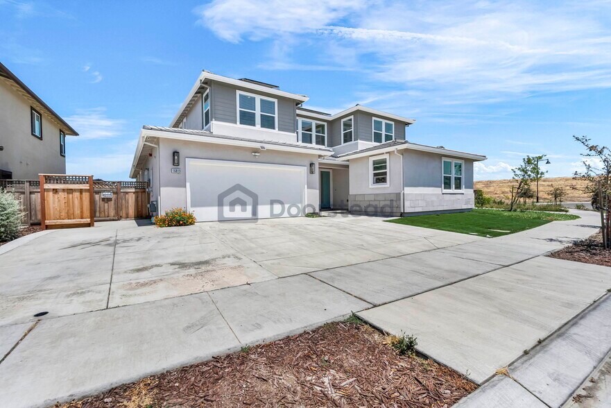 Building Photo - 16819 Karsen Ln