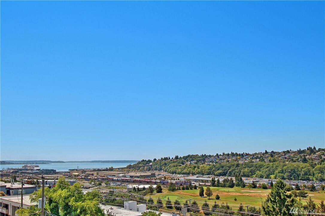 Building Photo - 2625 13th Ave W