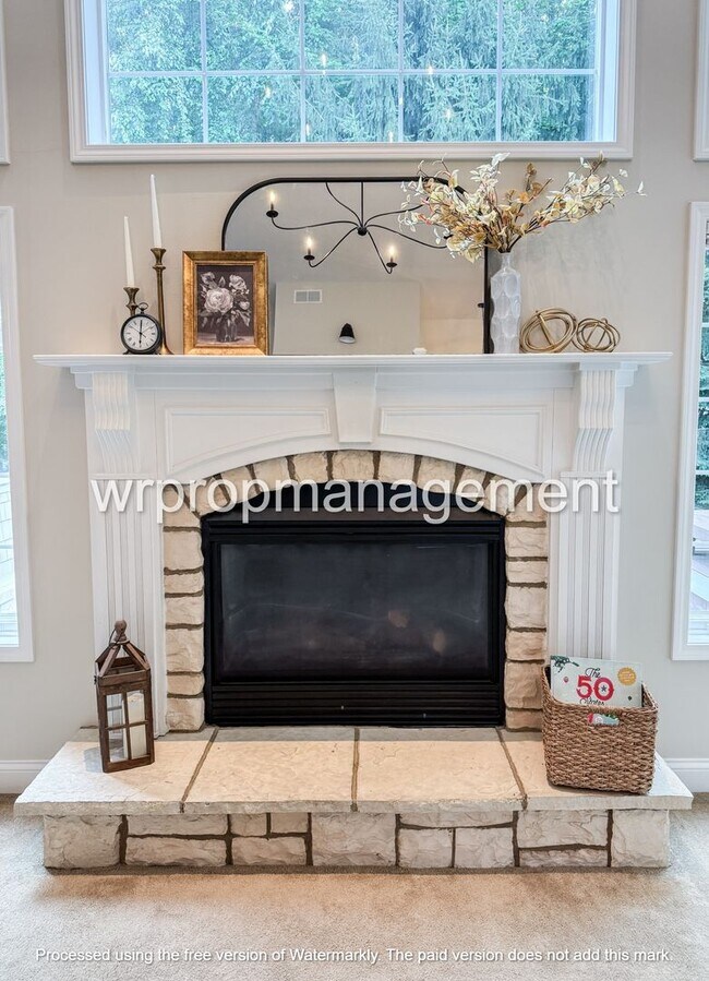 Building Photo - Gorgeous 3 bed 3.5 bath in Temperance