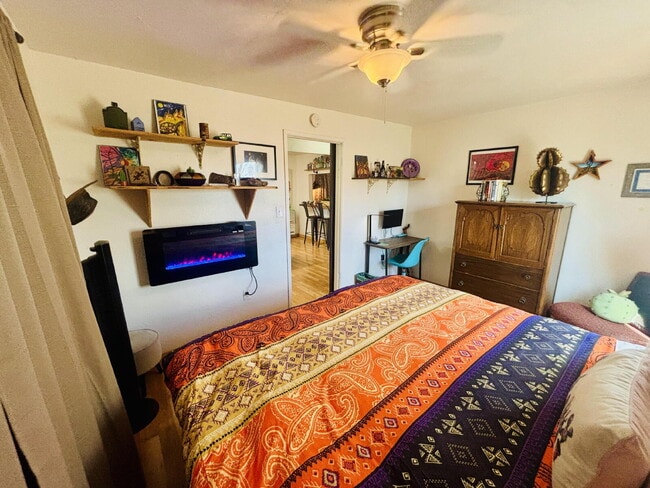 Building Photo - Joshua Tree Cabin in Peaceful, Wide Open Space!