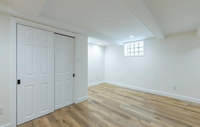 Building Photo - Beautifully remodeled 3-bedroom, 2-bath ho...