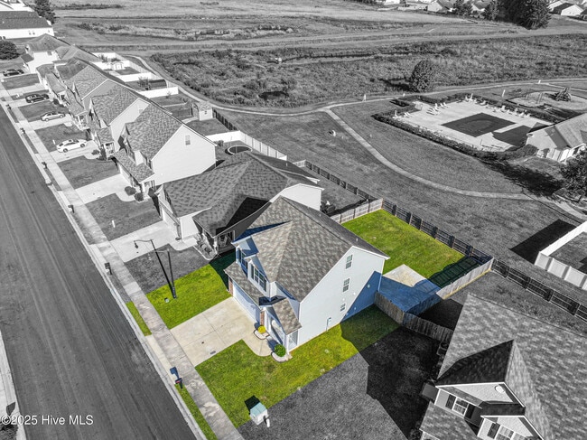 Building Photo - 808 Jade Ln