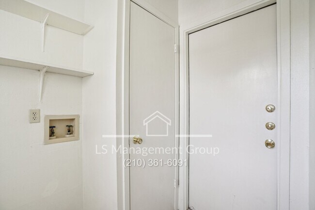 Building Photo - 6607 Cherryleaf St