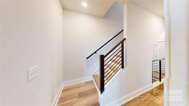 Building Photo - 529 W Tremont Ave
