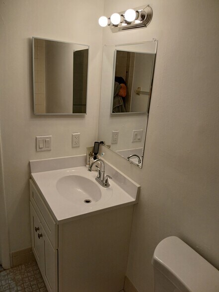 Building Photo - 617 NW 132nd Ter
