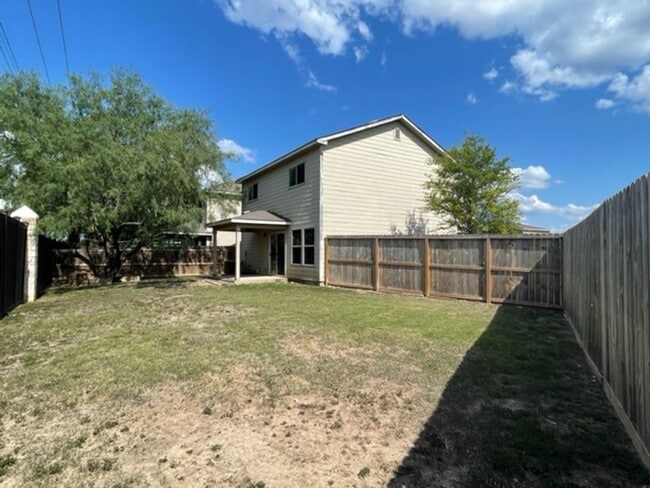 Building Photo - Spacious 3BR / 2.5BA Two-Story Home Near UTSA