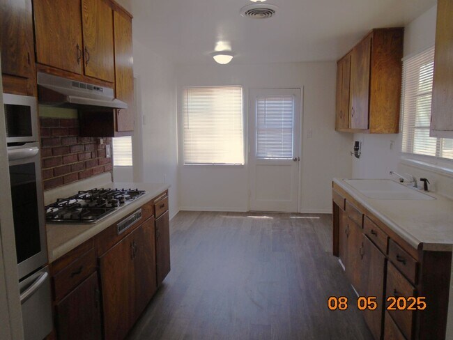 Building Photo - One story in the Monte Vista Neighborhood ...