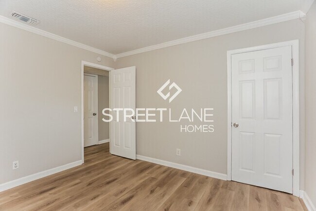 Building Photo - NOW OFFERING THE FIRST FULL MONTH FREE IF ...