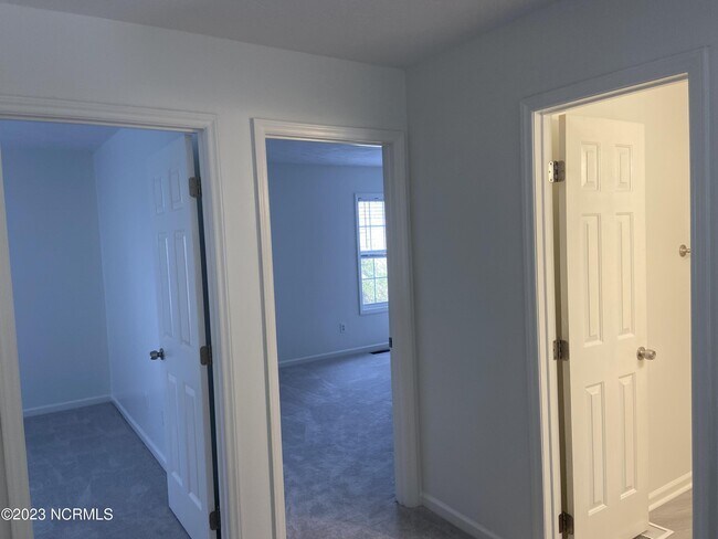 Building Photo - 338 Emerald Cove Ct