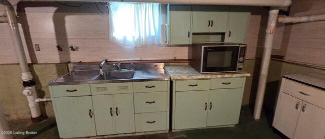 Building Photo - 3814 Taylorsville Rd