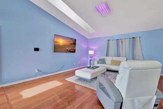 Building Photo - 1530 SW Escobar Ln