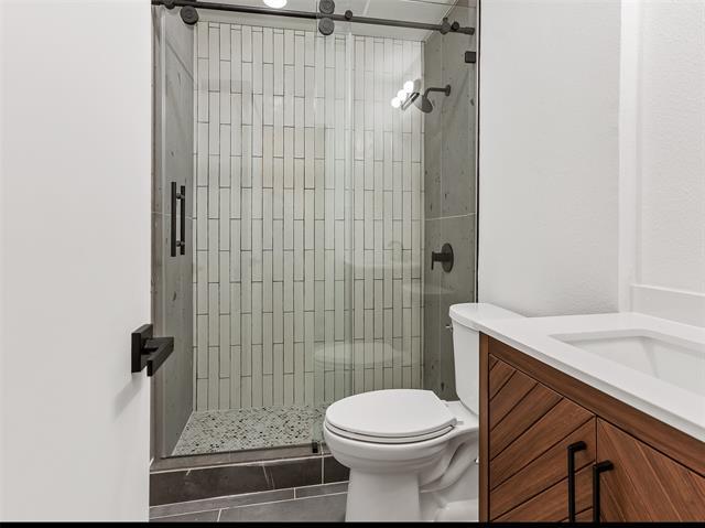 Building Photo - 7605 Meadow Oaks Dr