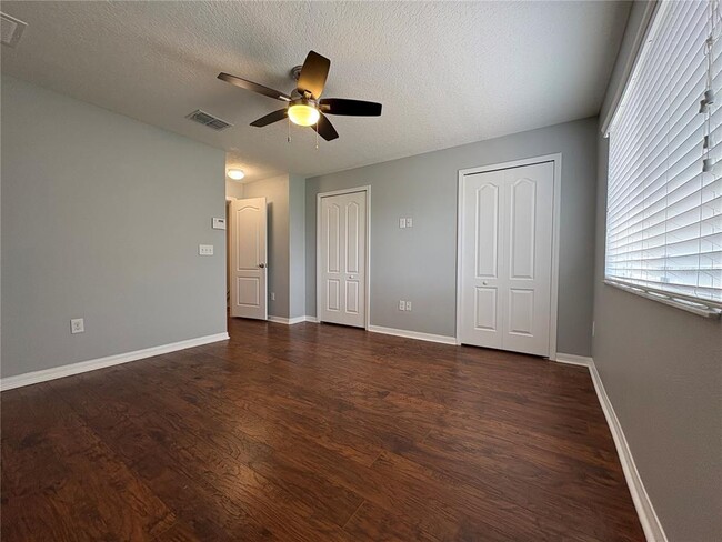 Building Photo - 2427 Willimette Dr