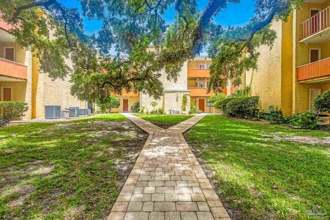 Building Photo - 209 W Miracle Strip Pkwy