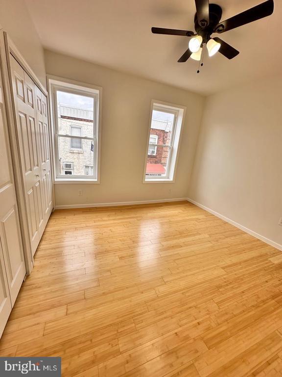 Building Photo - 2441 S Darien St