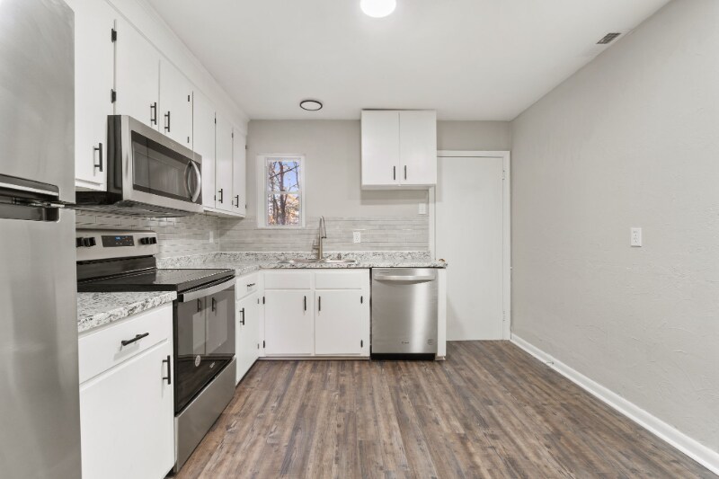 Building Photo - 116 S Budding Ave