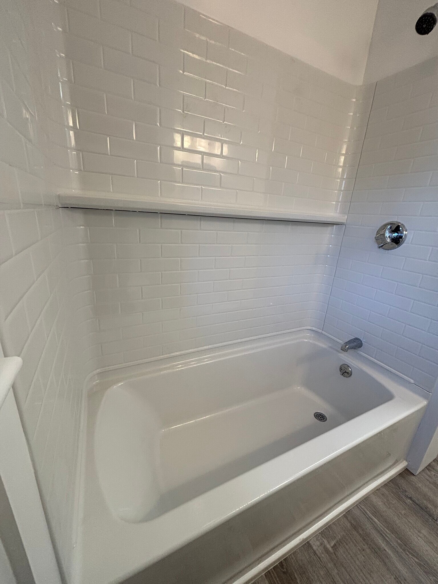 Building Photo - 1744 Farmington Ave