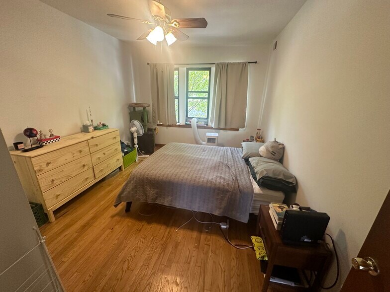 Building Photo - 1908 N Drake Ave