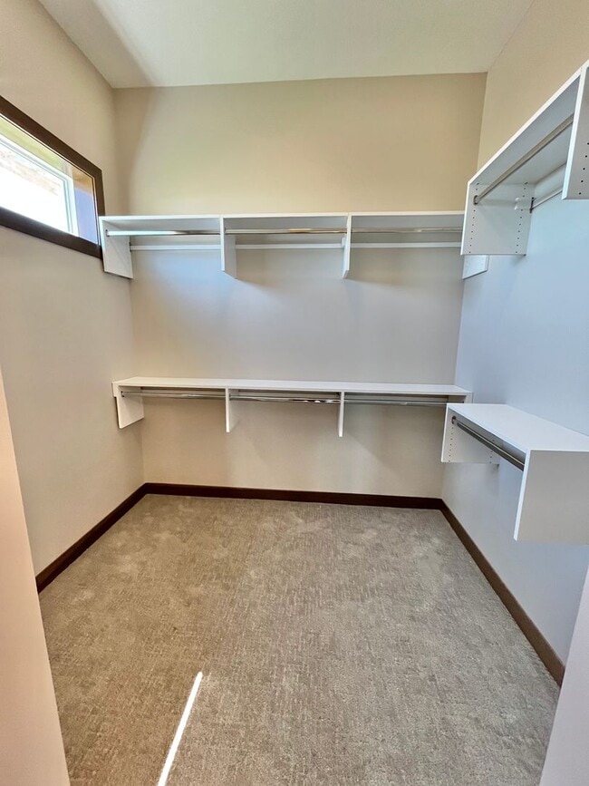 Building Photo - Stunning Recently Constructed 4 Bed/2.5 Bath Twinhome!