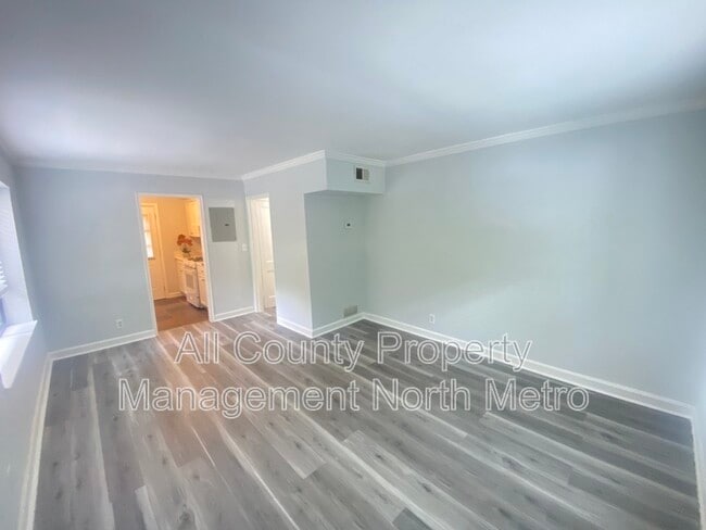 Building Photo - 702 Argonne Ave NE