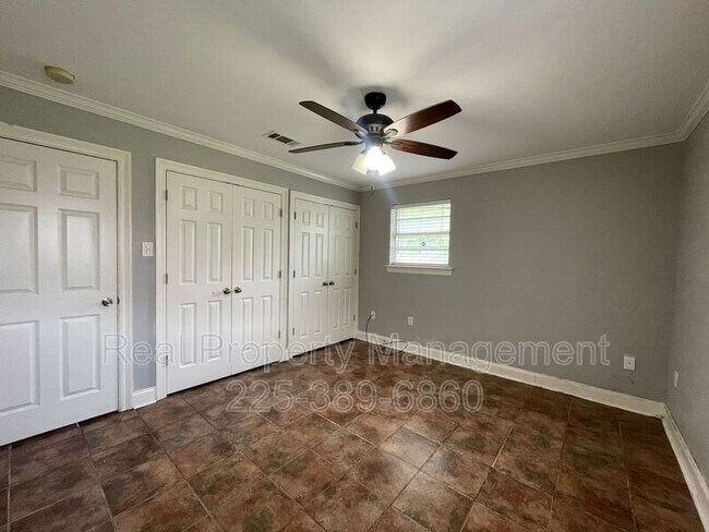 Building Photo - 275 W Chalfont Dr