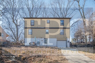 Building Photo - 3407 NE Monterey Ave