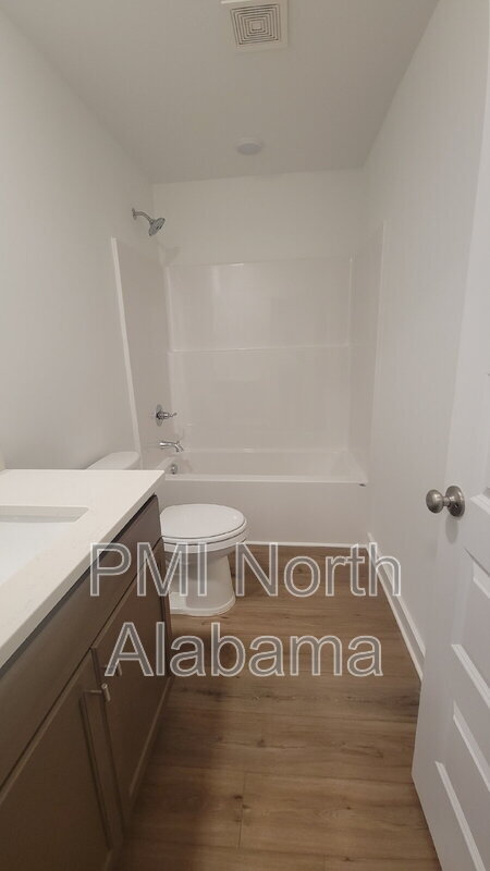 Building Photo - 7582 Discovery Pt Dr NW