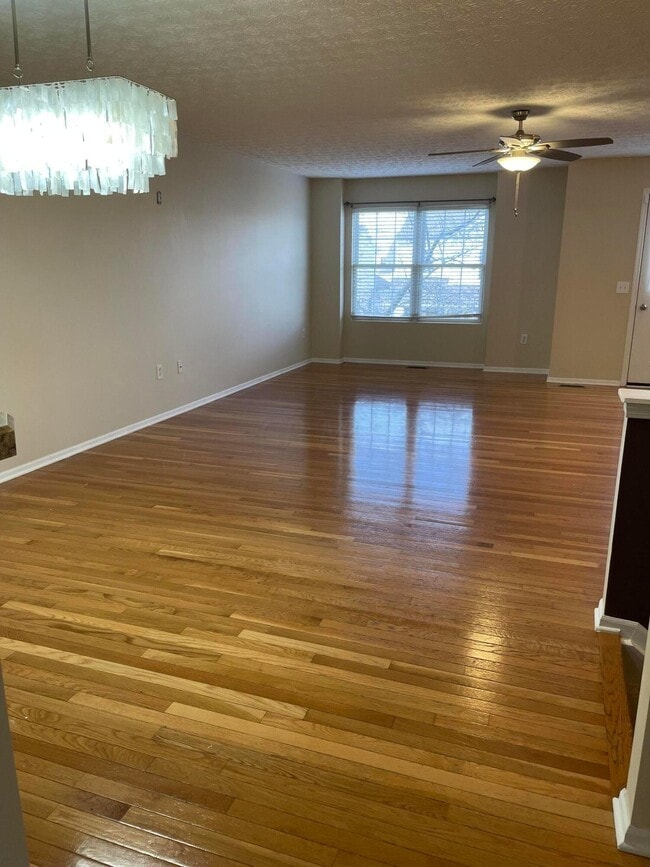 Building Photo - 5967 Canyon Creek Dr