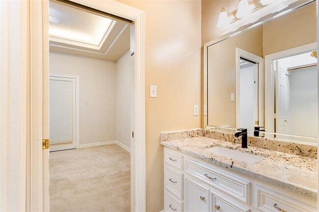 Building Photo - 3115 Evergreen Oak Dr