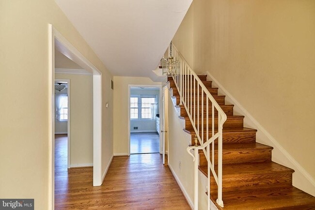 Building Photo - 2423 Falls Pl Ct