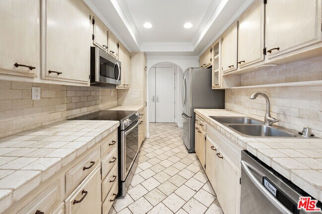 Building Photo - 11965 Gorham Ave