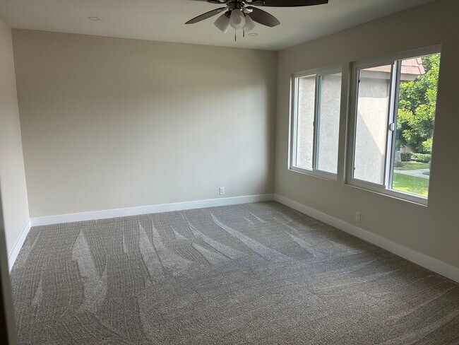 Building Photo - 8165 Laguna Ct
