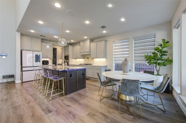 Building Photo - 1815 Longcroft Ln