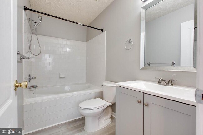 Building Photo - 3318 Hibiscus Ct