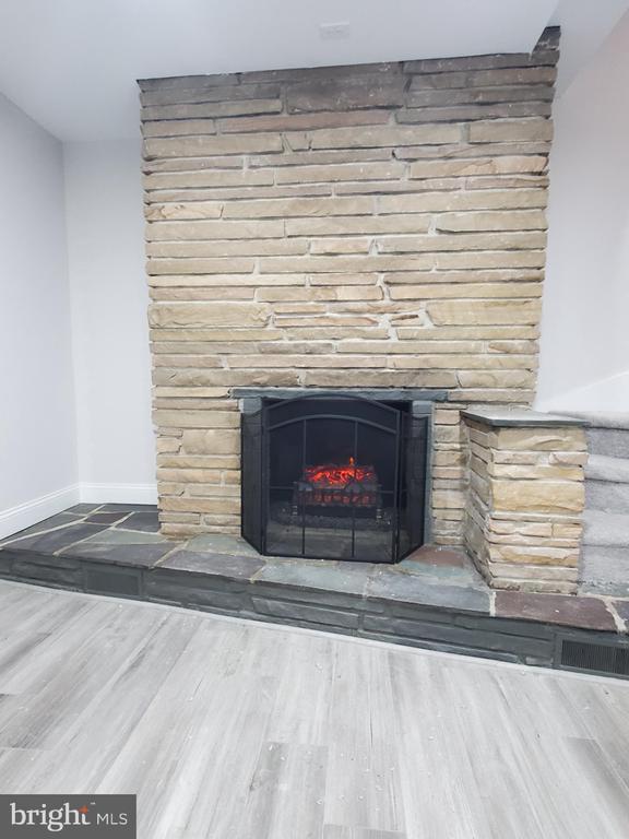 Building Photo - 9 Butler Ct