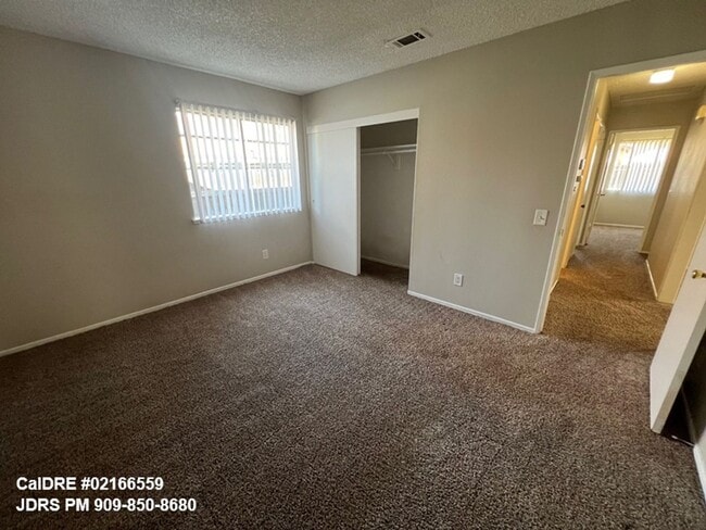 Building Photo - Riverside 4 Bedroom Home