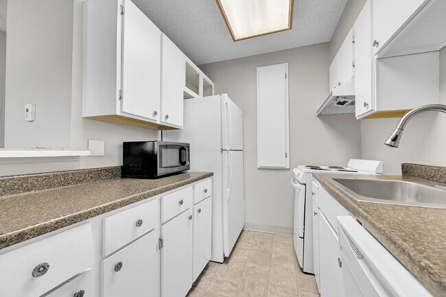 Building Photo - $1,270.00, 2 bed, 1 bath located in Denver...