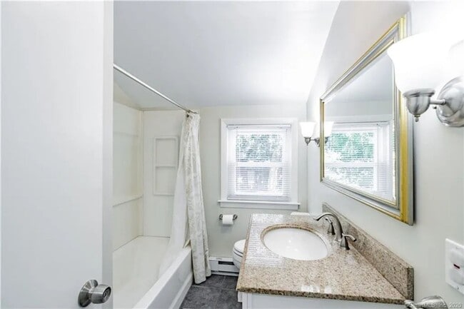 Building Photo - Spacious 4BR House in Enfield