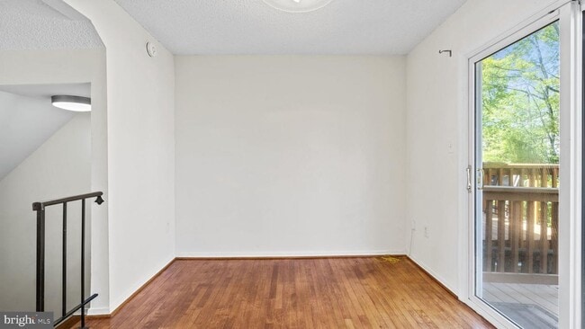 Building Photo - This stunning 3-bedroom, 2-bathroom interior townhome is sure to impress.