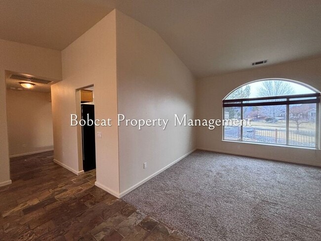 Building Photo - 1054 Camellia Ct