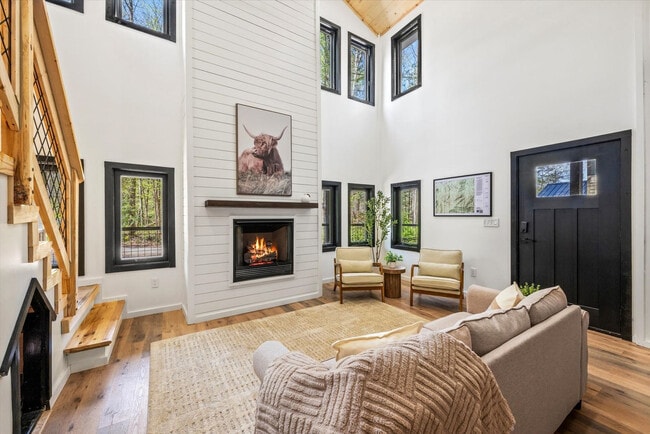 Building Photo - 152 Baxter Rd