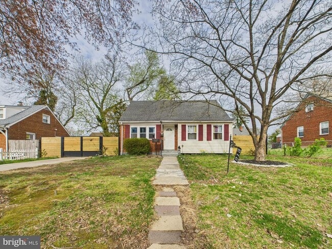 Building Photo - 913 Brooke Rd