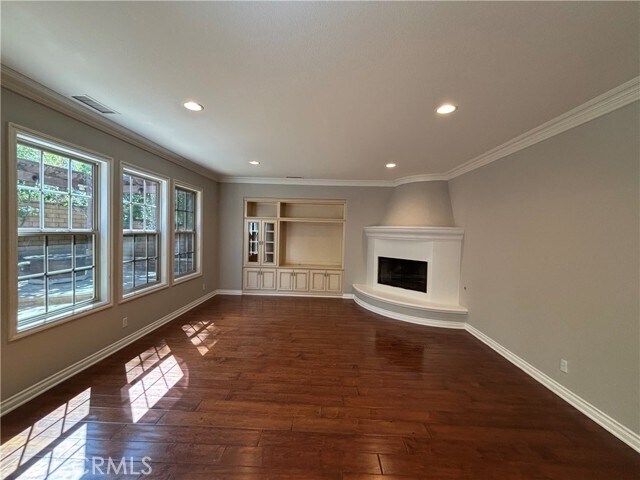 Building Photo - 36 Grassland