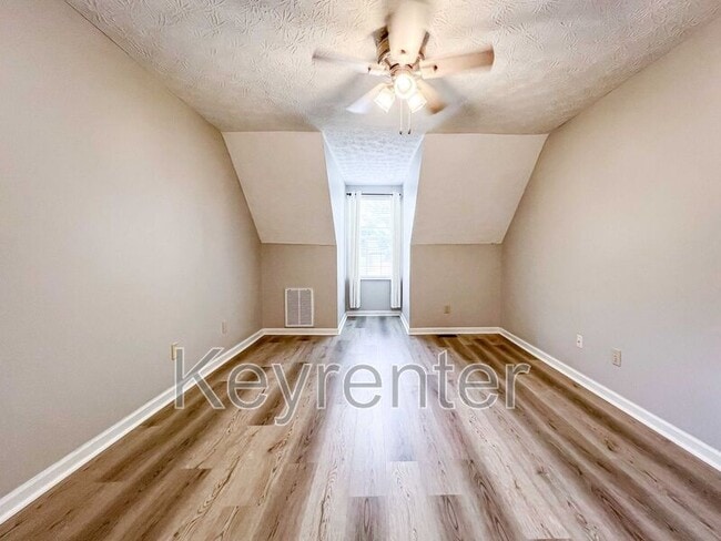 Building Photo - 6018 Waterbury Ln