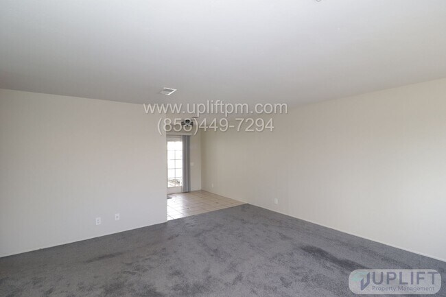 Building Photo - 2 Bedroom 1.5 Bath Home in 55+ Community